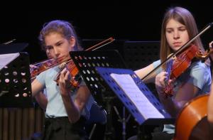 KONCERT ORKESTROV GLASBENE ŠOLE 17 FOTO LJUBO VUKELIČ